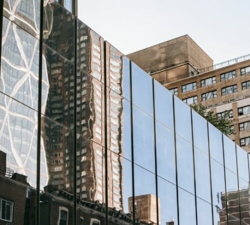 Fachada de edificio em vidro